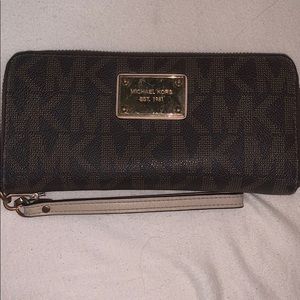 Micheal Kors wallet